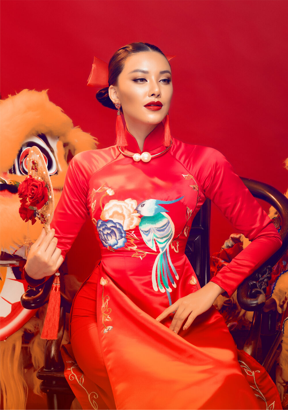 Á hậu Kim Duyên mặc áo dài đặc sắc, biểu cảm thần thái trước thềm tết Tân Sửu Ảnh 7