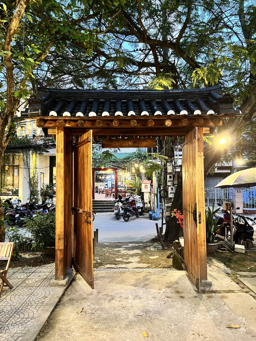 Đến Huế không thể bỏ qua trải nghiệm quán cà phê "mô phỏng" làng Hàn Quốc