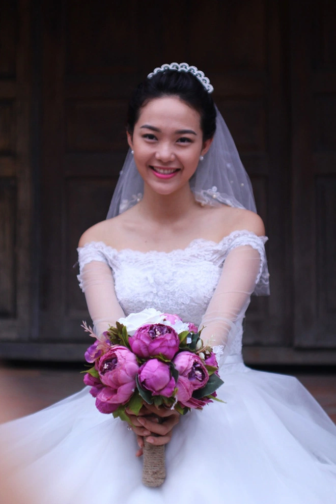 Loạt váy cưới khiến fan mê mẩn Minh Hằng thử cho ngày trọng đại