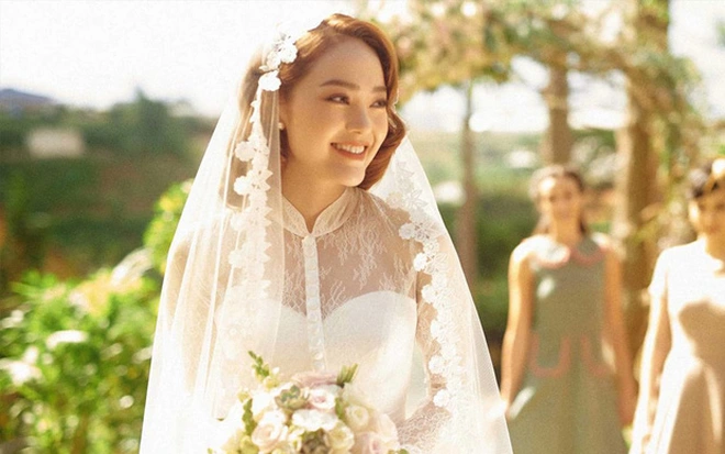 Loạt váy cưới khiến fan mê mẩn Minh Hằng thử cho ngày trọng đại