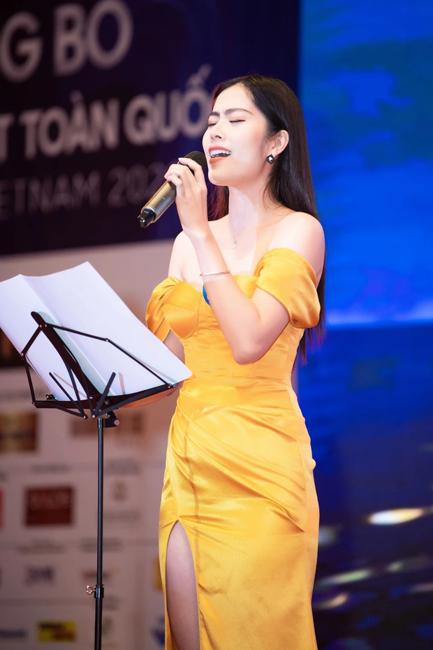 Yếu tố nào khiến khoảng cách đến vương miện Miss World Vietnam 2022 của Nam Em ngày càng xa?
