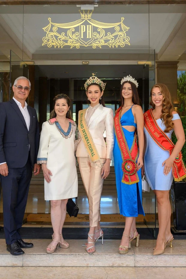 Hoa hậu Thuỳ Tiên gặp sự cố với chiếc vương miện 12 tỷ