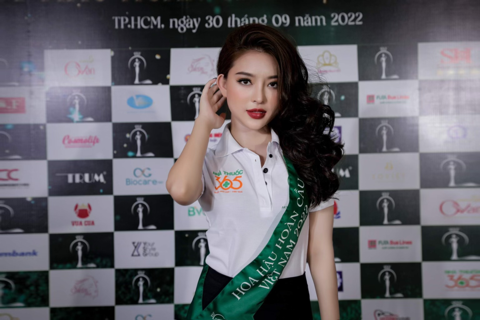 Người đẹp biển tại Hoa Hậu Hoàn Cầu Việt Nam 2022 Juliee Uyen và hành trình chinh phục đam mê nghệ thuật