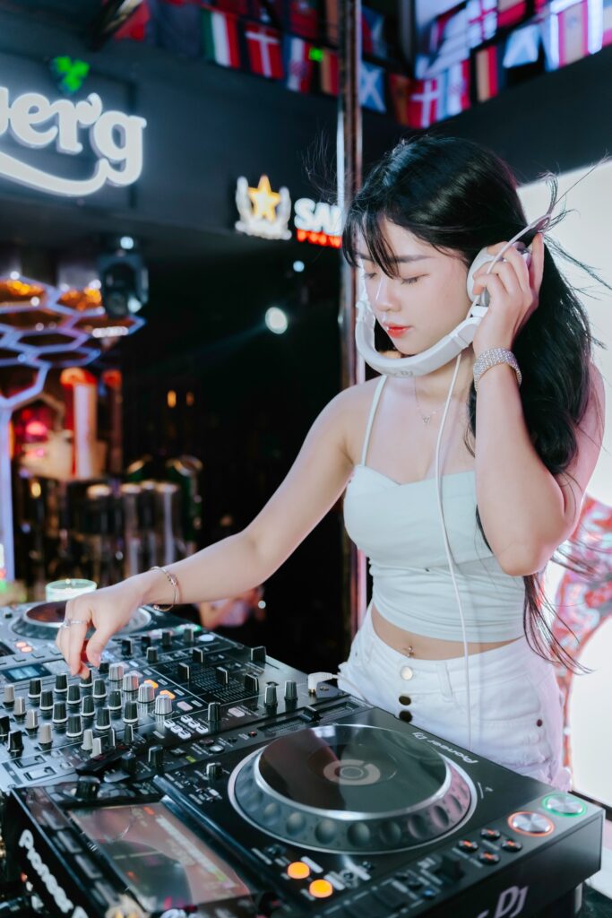 dich-vu-cung-cap-dj-club-chuyen-nghiep-tai-tien-giang